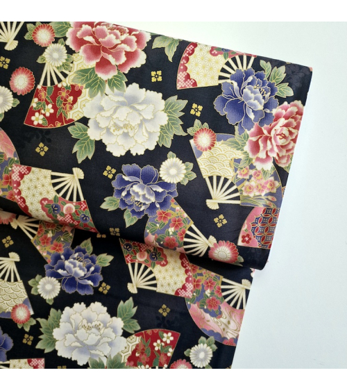 Tela japonesa  algodón 100% "Abanicos y flores multicolores" en negro