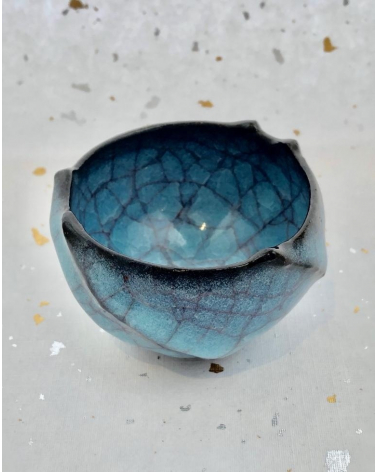 Vaso de sake craquelado azul de Akira Matsuda.