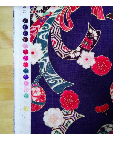 Japanese fabric. Tabane noshi over dark blue.