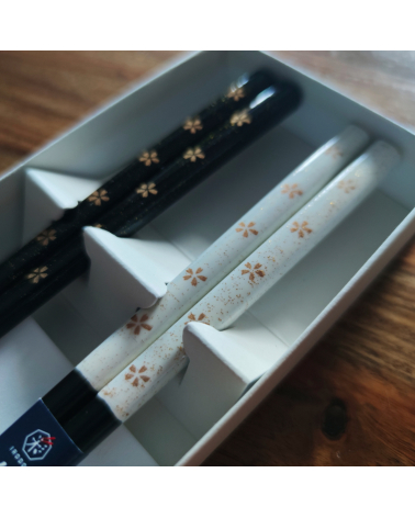 Set de regalo Palillos "Sakura Blanco y Negro"