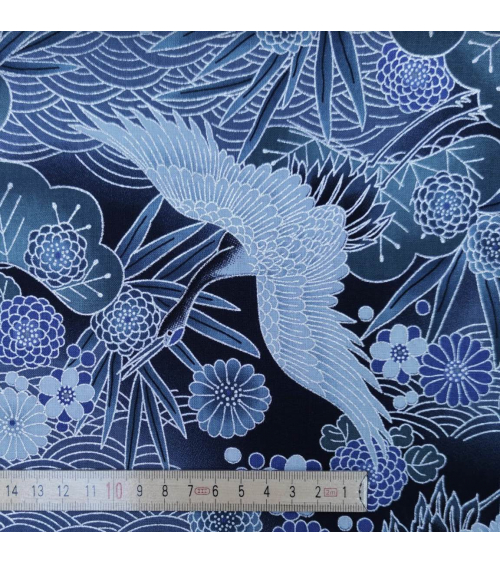 Tela japonesa de algodón de grullas con detalles en plata.