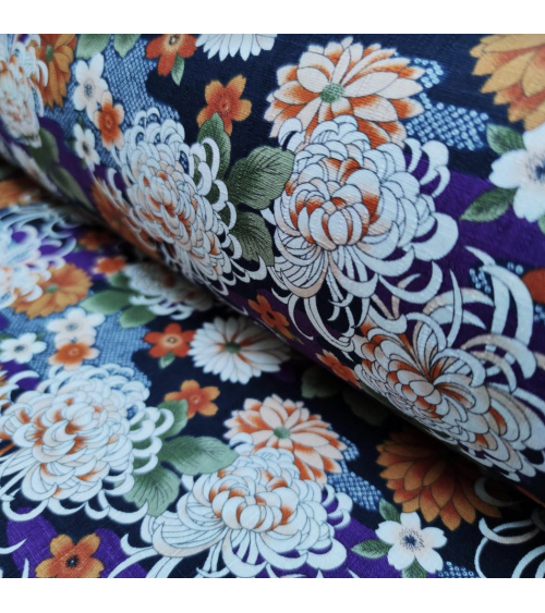 Japanese dobby fabric "Kiku to sakura" with violet background.