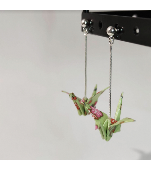 Pendientes grullas origami verde con flores en plata con bolita