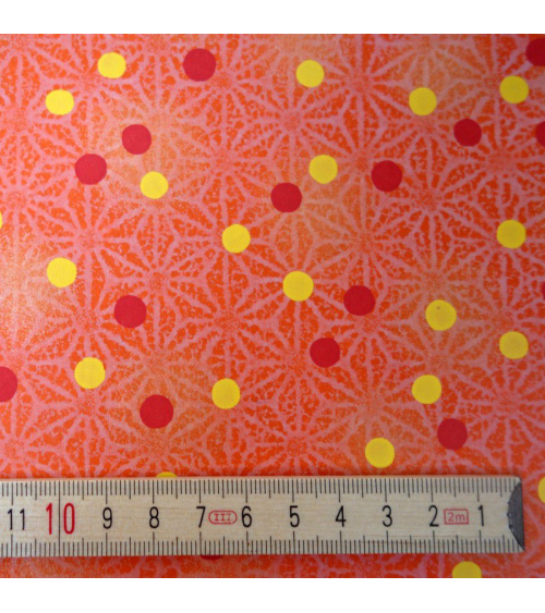 Papel japonés chiyogami ashanoas y puntos sobre fondo naranja