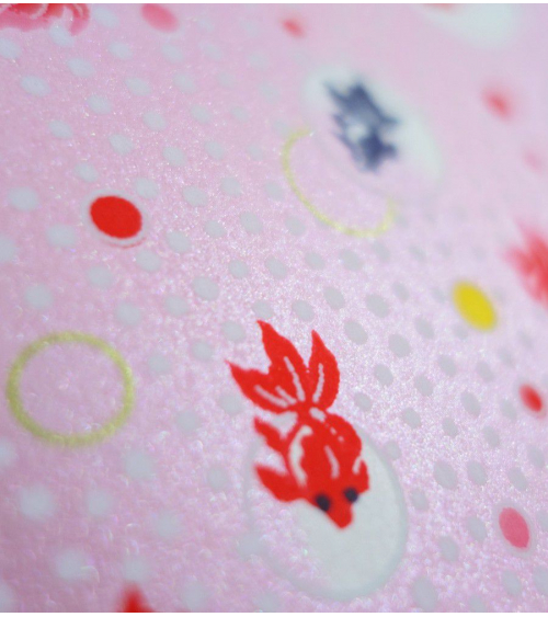 Papel japonés chiyogami carpas sobre fondo rosa perlado