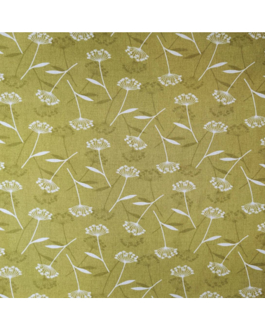 Tela japonesa. Loneta (canvas) de algodón con estampado de flores sobre verde brote