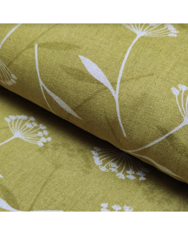 Tela japonesa. Loneta (canvas) de algodón con estampado de flores sobre verde brote