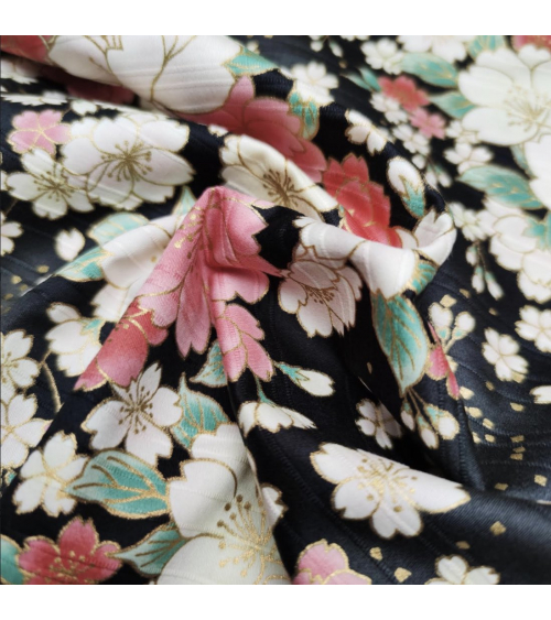Tela japonesa en Satin de algodón "Hanafubuki" (Lluvia de pétalos) en negro.