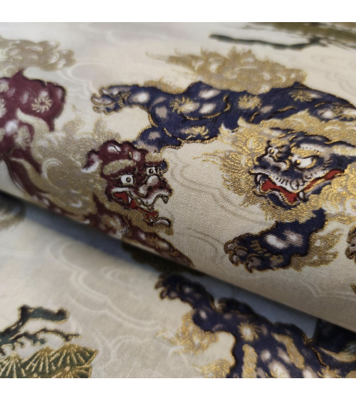 Japanese cotton fabric 'Sishi to matsu' in ivory.