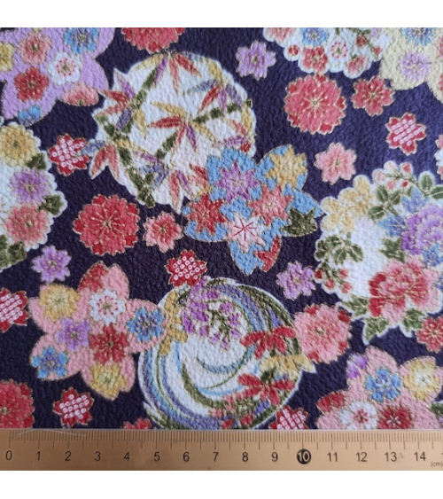 Tela Japonesa 'Hanamaru' violeta en chirimen de algodón.