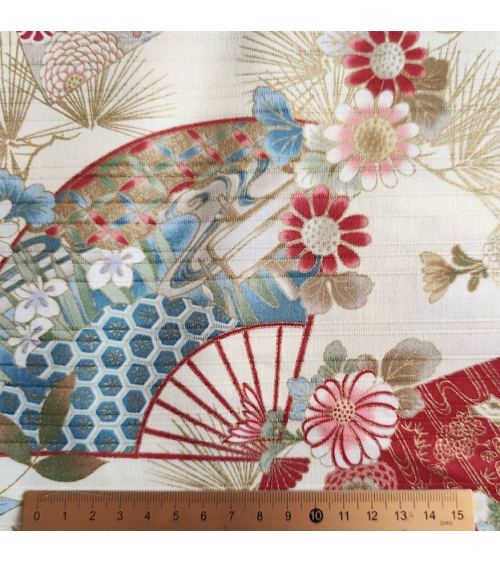 Tela japonesa en Satin de algodón "Sensu to matsu" (Abanicos y pinos) en marfil.