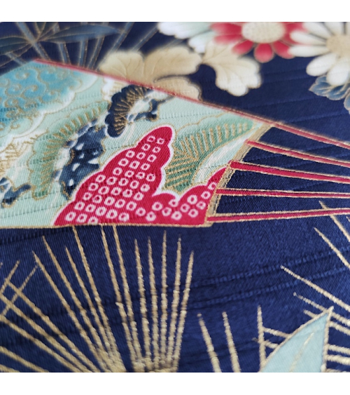 Japanese satin slub fabric "Sensu to matsu" in navy blue.