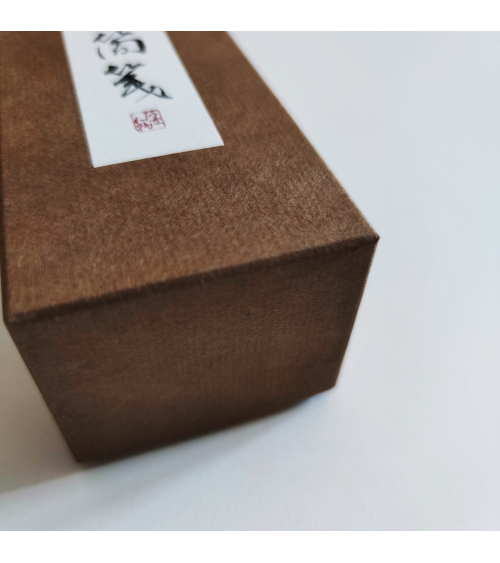 AWAGAMI gift box with washi paper scroll 'Kozo'.
