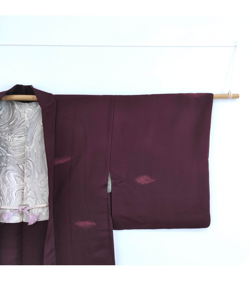 Haori japonés vintage burdeos en seda 100%. Estampado de briznas de hierba y forro marmoleado.