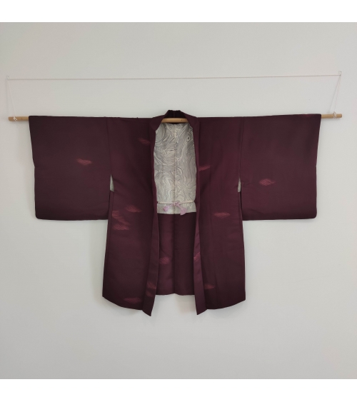 Haori japonés vintage burdeos en seda 100%. Estampado de briznas de hierba y forro marmoleado.
