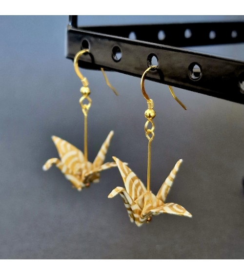 Gold-plated 'Golden seigaiha' origami cranes Earrings (ball stud). White.