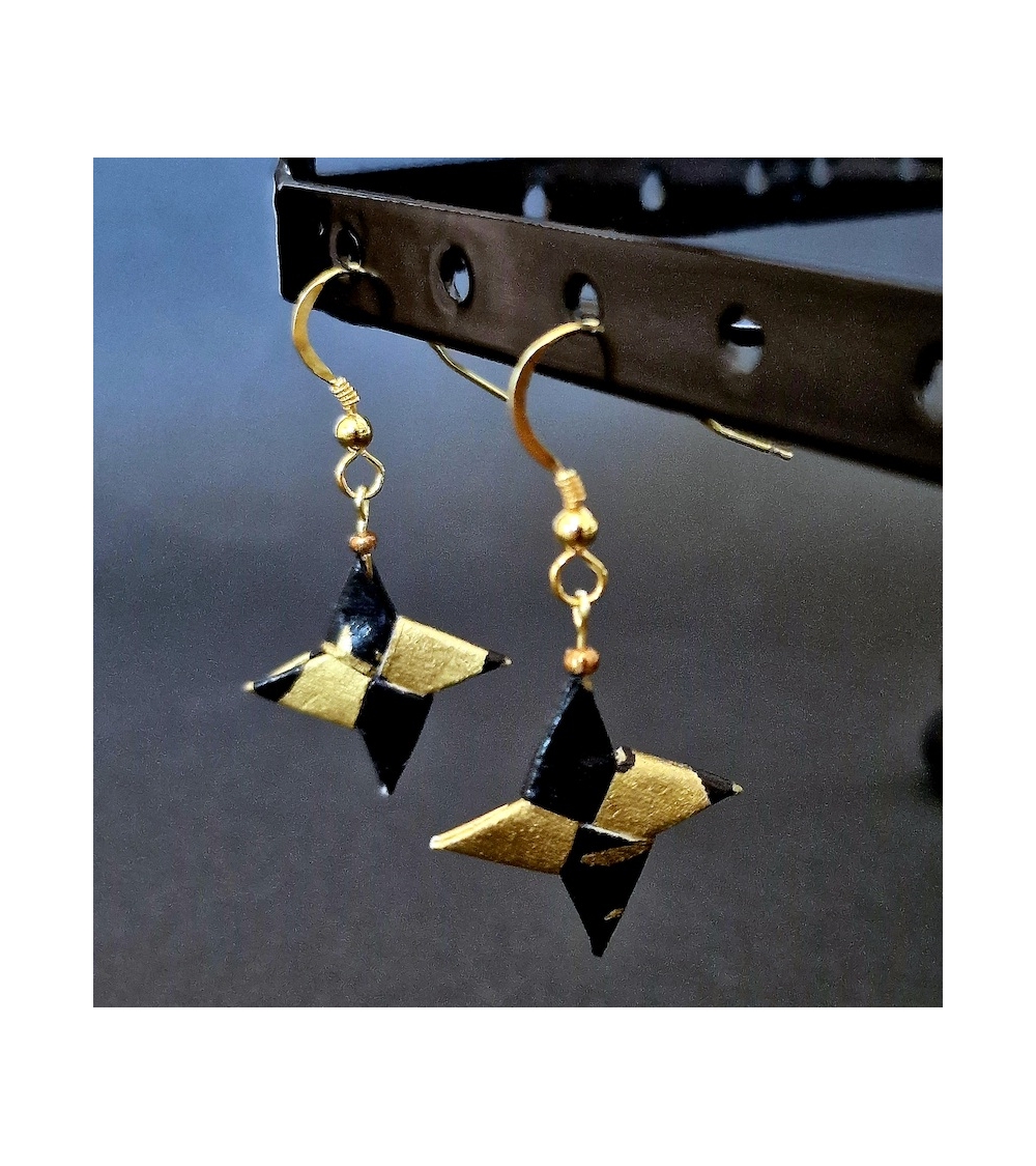 Gold-plated 'Shuriken (ninja star)' origami Earrings. Golden and black.