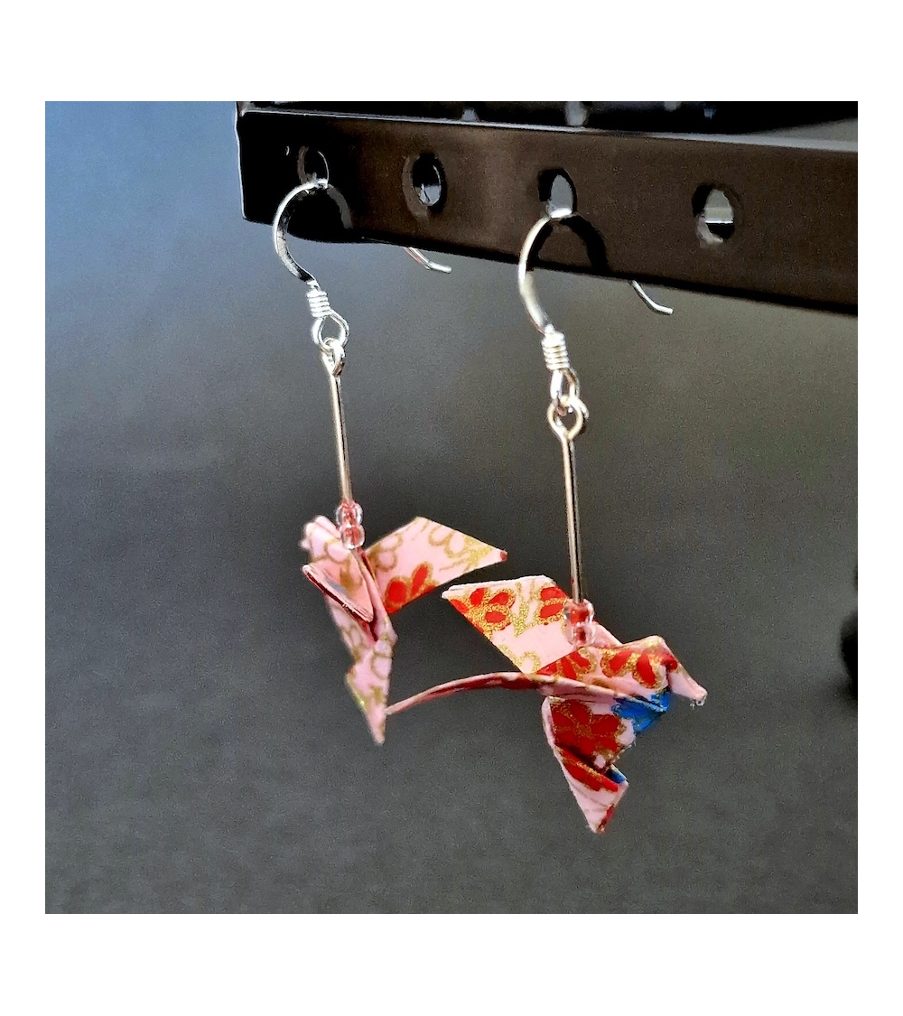 Pendientes palomas origami en rosa. Gancho en plata 925