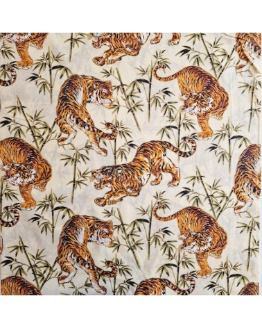 Tela japonesa de algodón 100% "Tigres y bambú", con detalles en oro, en marfil.