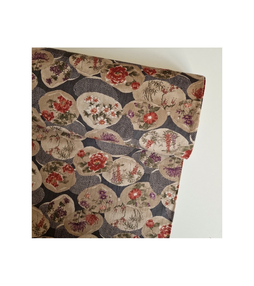 Japanese fabric "Kaiawase" with grey background, in 100% cotton dobby.