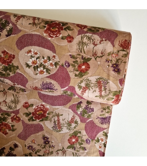Japanese fabric "Kaiawase" with cherry red background, in 100% cotton dobby.