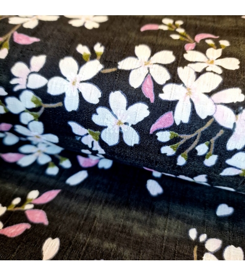 Tela japonesa "Sakuras" con fondo negro, en dobby de algodón