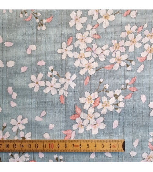 Tela japonesa "Sakuras" con fondo aqua, en dobby de algodón