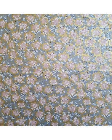 Tela japonesa "Ramas de sakura" en gris y rosa con detalles en oro