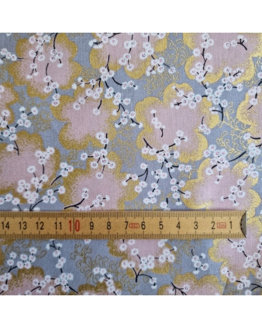 Tela japonesa "Ramas de sakura" en gris y rosa con detalles en oro