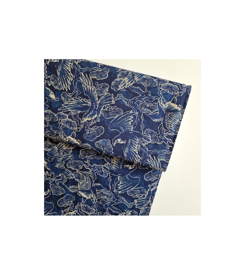 Tela japonesa "Tatoo: Halcones" en azul.