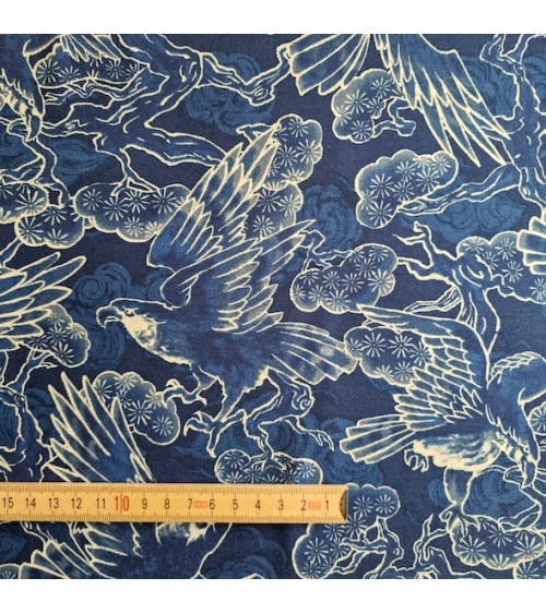 Tela japonesa "Tatoo: Halcones" en azul.