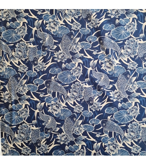 Tela japonesa "Tatoo: Carpas koi" en azul.