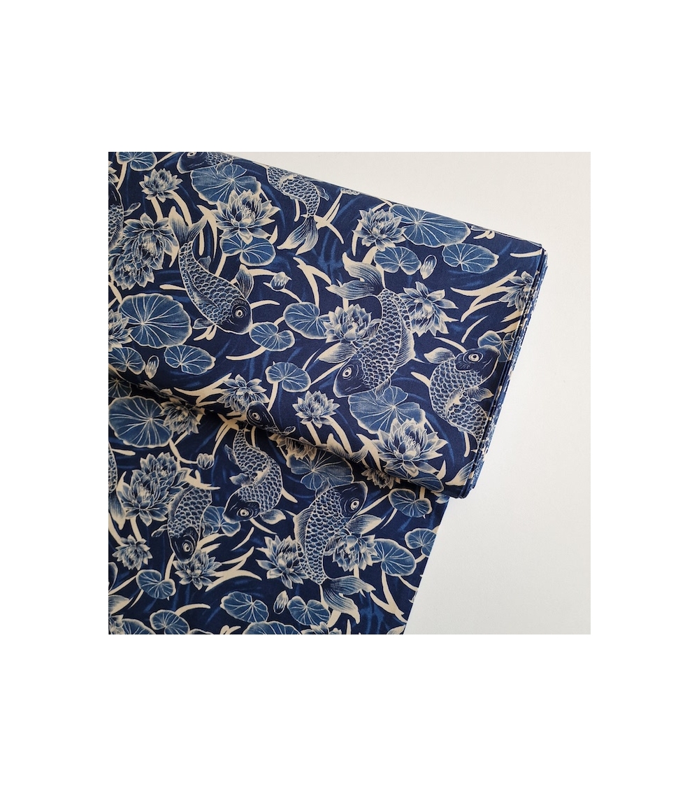 Tela japonesa "Tatoo: Carpas koi" en azul.
